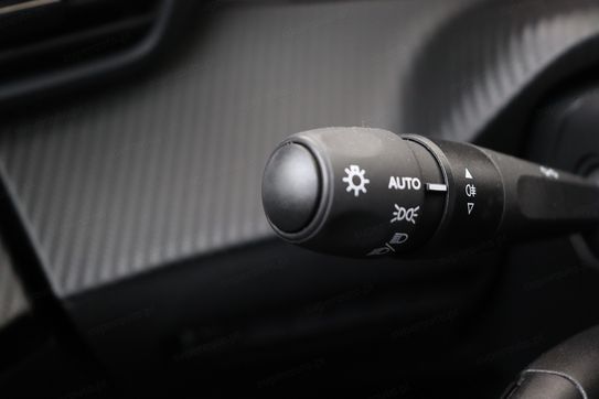 Peugeot 2008 STYLE 1.2 Turbo