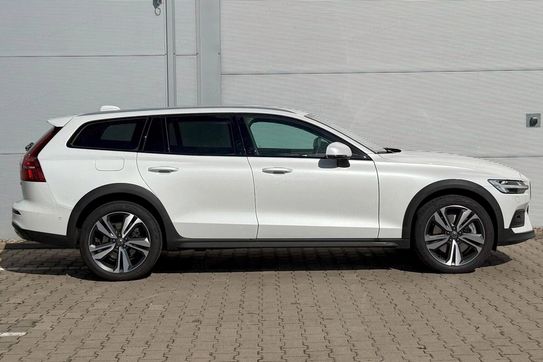 Volvo V60 Cross County Plus B5 B AWD