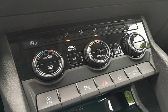 Skoda Karoq Tdi Scr 4X2 Ambition Dsg