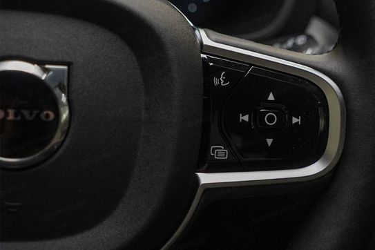 Volvo XC60 B5 AWD Plus Dark