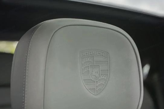 Porsche Cayenne Coupe E-Hybrid  Black Edition