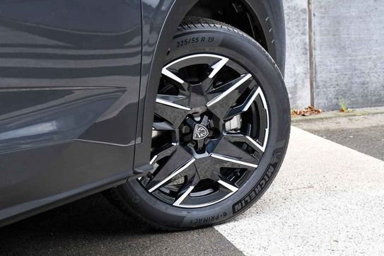 Peugeot 5008 GT Exclusive S&S e-DCS6 1.2 PureTech mHEV