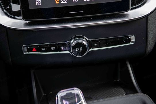 Volvo XC90 T8 AWD Plug-In Hybrid Ultra Dark