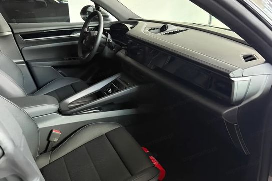 Porsche Macan 4