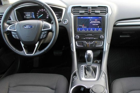 Ford Mondeo 2.0 Hybrid Trend