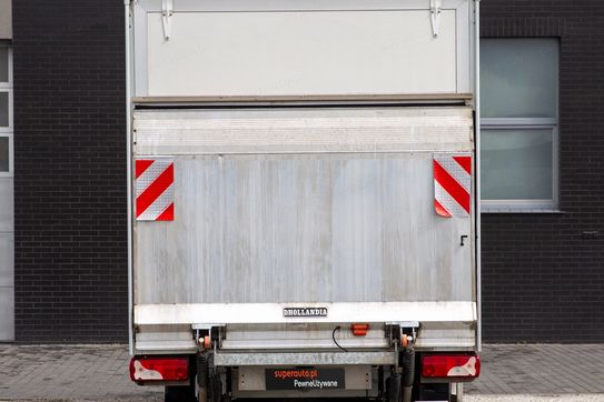 Mercedes Sprinter 314 Kontener + Winda