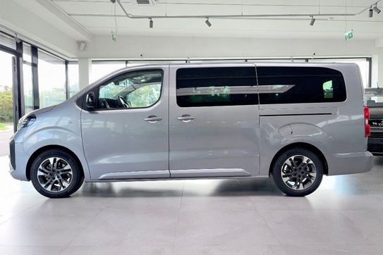 Opel Zafira Life Extra Long L2H1 Business AT8