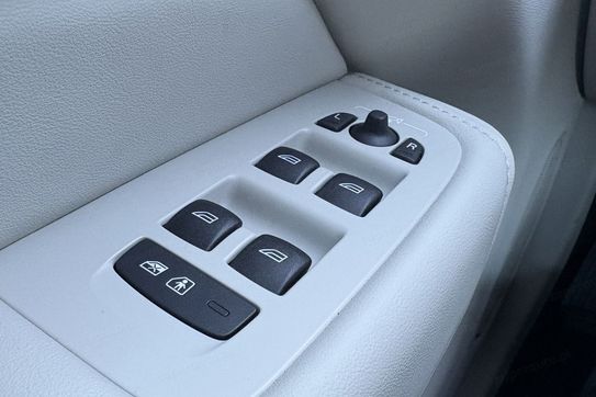 Volvo XC60 T6 Plug-In Hybrid AWD Plus Dark aut