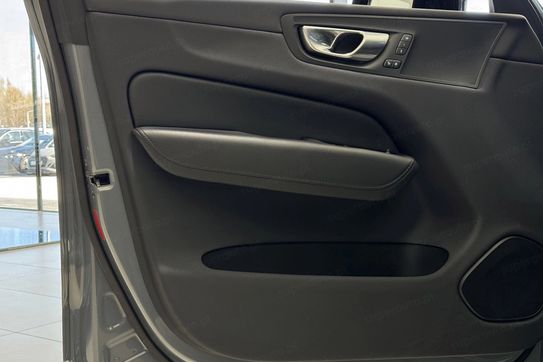 Volvo XC60 B4 B Plus Dark