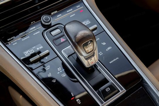 Porsche Panamera 4 e-Hybrid