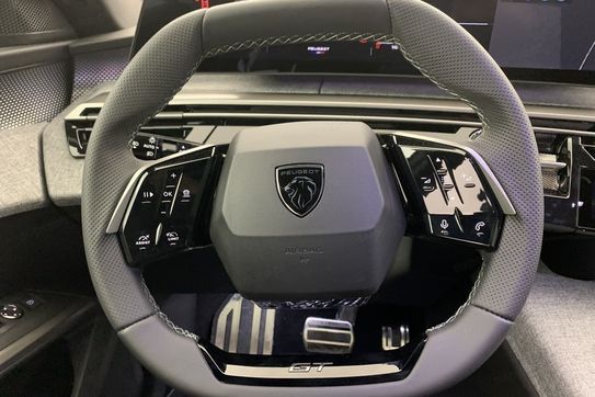 Peugeot 3008 GT 1.2 mHEV e-DCS6