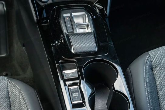 Peugeot 2008 Allure EAT8 1.2 PureTech