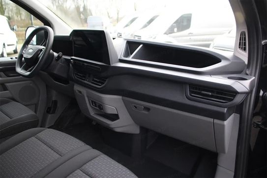 Ford Transit Custom Kombi M1 320 L2H1 Trend A8