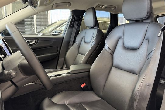 Volvo XC60 B4 B Plus Dark aut