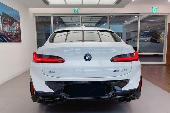 BMW X4 M40i