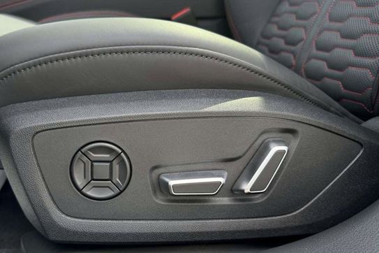 Audi A6 RS6 TFSI quattro Performance Avant