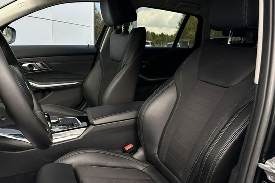 BMW Seria 3 Touring 320d Advantage