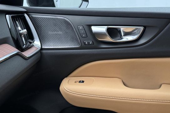 Volvo V60 B4 Ultra Dark