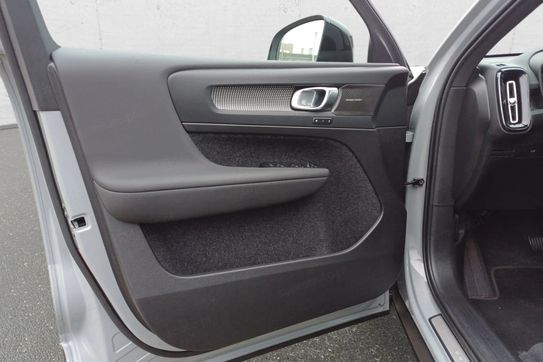 Volvo XC40 B3 B Plus Dark