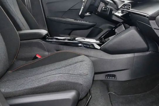 Peugeot 208 Style e-DCS6 1.2 mHEV