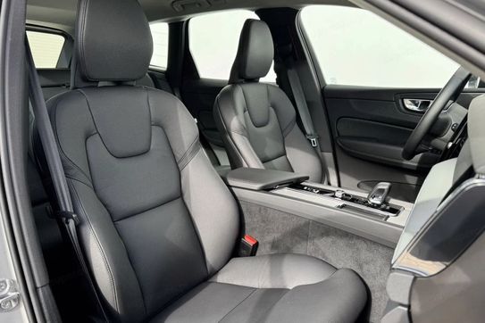 Volvo XC60 B5 B AWD Plus Dark