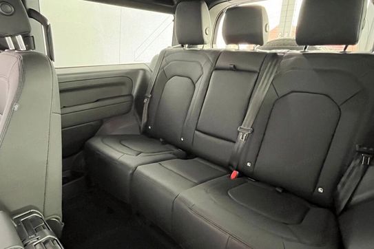 Land Rover Defender 90 D250 X-Dynamic SE
