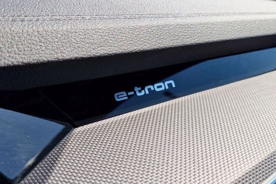 Audi Q8 Q8 e-tron 55 114kWh quattro S Line