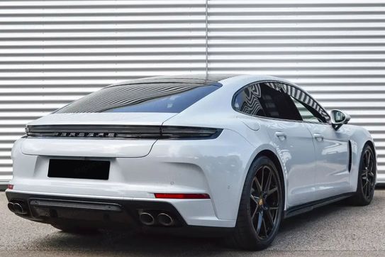 Porsche Panamera 4