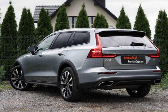 Volvo V60 Cross Country T5 AWD
