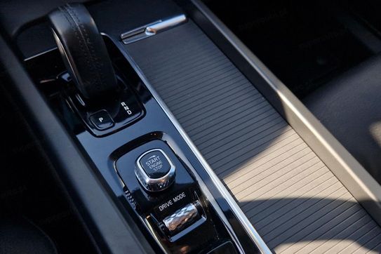 Volvo XC60 B4 D AWD Momentum Pro