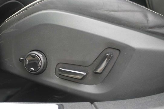 Volvo V60 T6 AWD Plug-In Hybrid Plus Dark