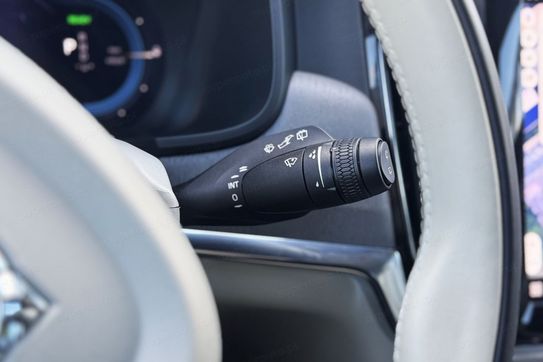 Volvo V90 T8 AWD Plug-In Hybrid Plus Dark aut