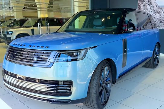 Land Rover Range Rover 4.4 V8 P615 SV Bespoke ''Polar Night''