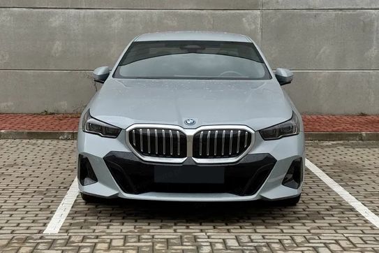 BMW Seria 5 530e xDrive M Sport
