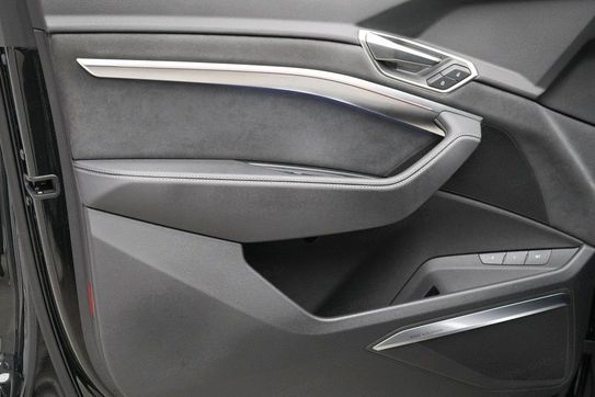 Audi Q8 SQ8 e-tron quattro