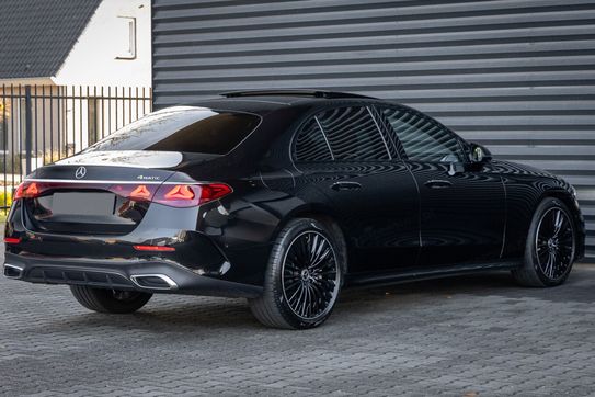 Mercedes E Klasa 220 d 4-Matic AMG