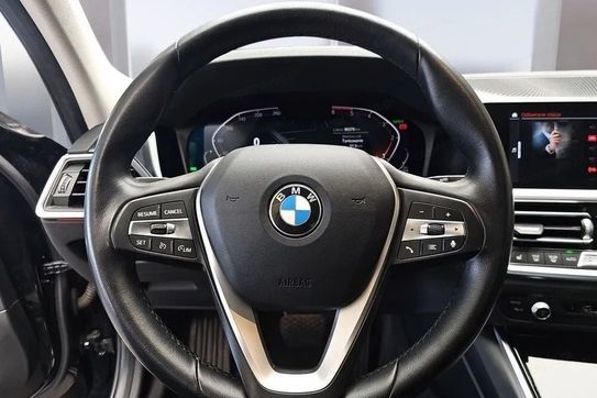 BMW Seria 3 Touring 320d xDrive Sport Line