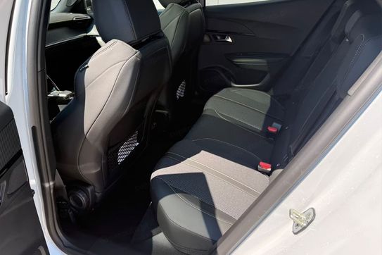 Peugeot 2008 GT e-DCS 1.2 mHEV