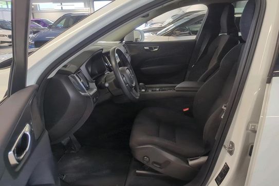 Volvo XC60 B4 Momentum aut