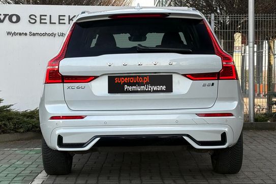 Volvo XC60 B5 B AWD Plus Dark