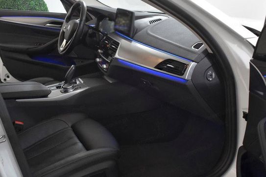 BMW Seria 5 520d xDrive Luxury Line aut