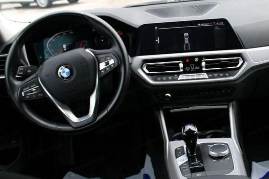 BMW Seria 3 318i aut