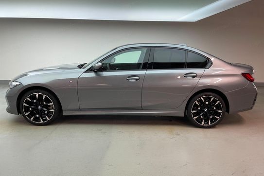BMW Seria 3 330i xDrive M Sport
