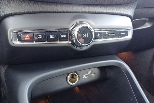 Volvo XC40 B3 Plus Dark aut