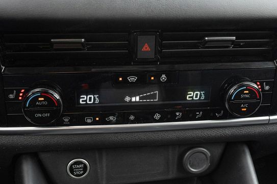 Nissan Qashqai 1.3 DIG-T N-Connecta Xtronic