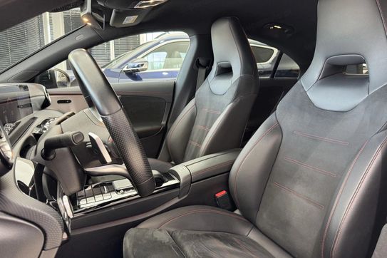 Mercedes CLA 180 AMG Line 7G-DCT