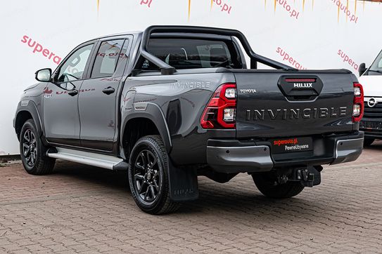 Toyota HiLux Double Cab Invincible 4x4  AT