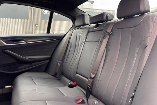 BMW Seria 5 518d M Sport