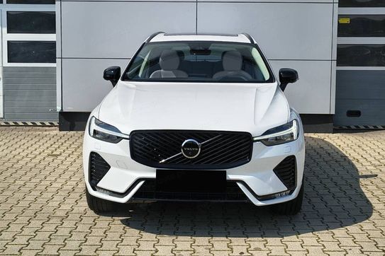 Volvo XC60 B5 AWD Ultra Dark