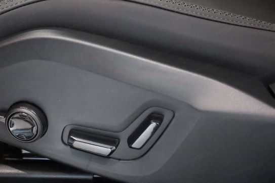 Volvo XC60 T8 Plug-In Hybrid AWD Ultra Dark